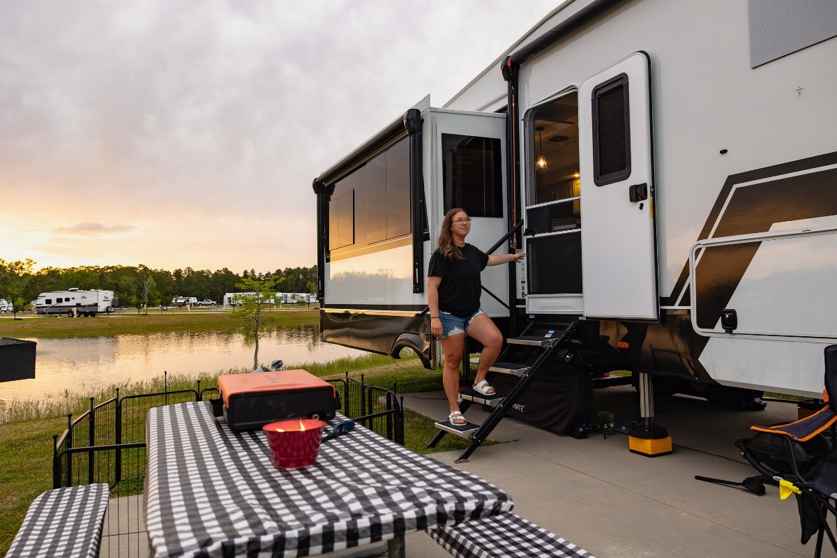 6F78B6B3 D886 4E3B 8B8F ABE2C4131C75