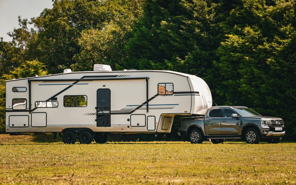 Safe, Runnning fifth wheel RV