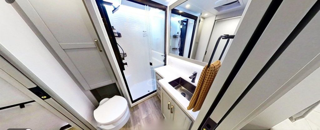 Brinkley Model Z 3200 Bathroom