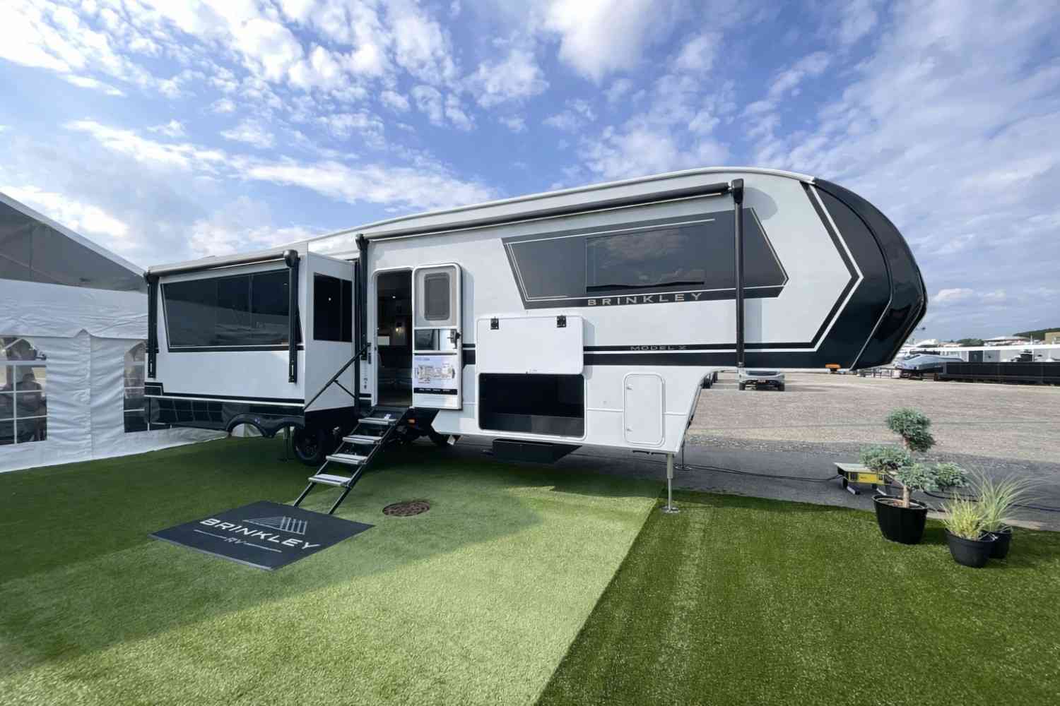 Brinkley Model Z 3200